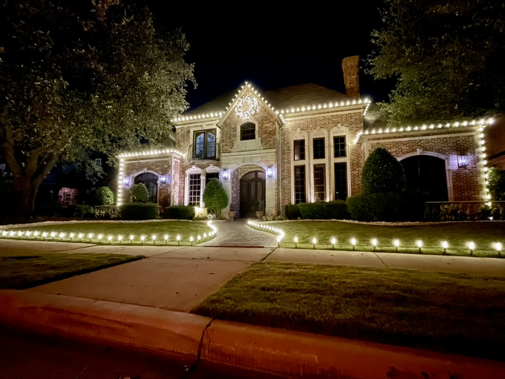 Home 1 Christmas lights